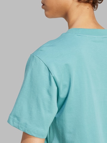 ADIDAS SPORTSWEAR Функционална тениска в зелено