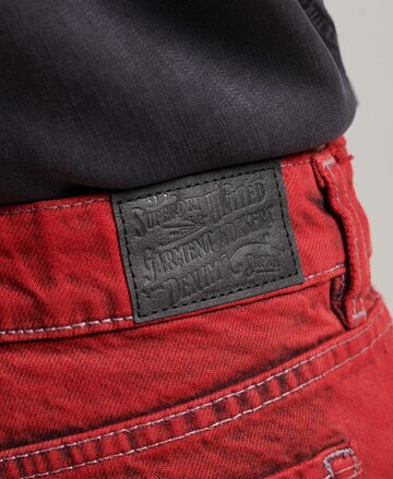 Superdry Slimfit Shorts in Rot