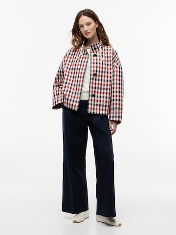TOMMY HILFIGER Φθινοπωρινό και ανοιξιάτικο μπουφάν 'CHECK' σε κόκκινο