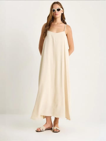Bianco Lucci Kleid in Beige