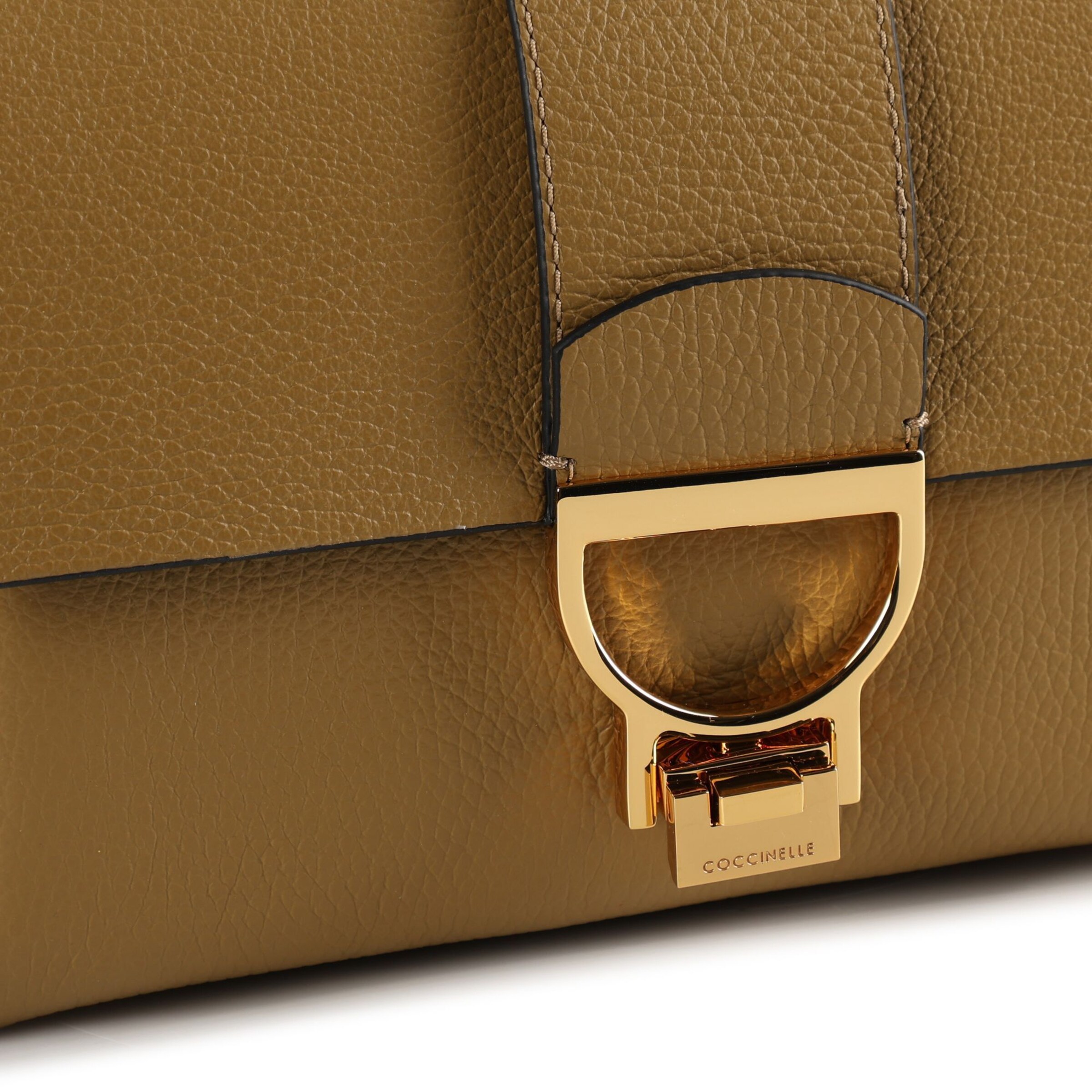 Coccinelle Schoudertas 'Arlettis' in Groen