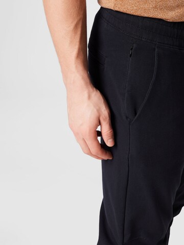 Abercrombie & Fitch Tapered Hose in Schwarz