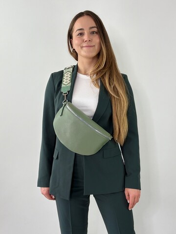 lePelou Gürteltasche 'JUNA large'‌‌‌‌‌‌‌‌ in Grün: Vorderseite