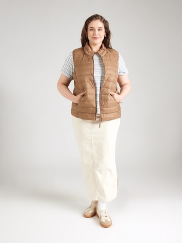 Gilet 'CARTAHIA' di ONLY Carmakoma in marrone