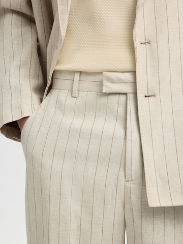 SELECTED Loosefit Bukser med lægfolder i beige