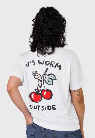 Kleinigkeit Shirt 'Big worm' in Wit