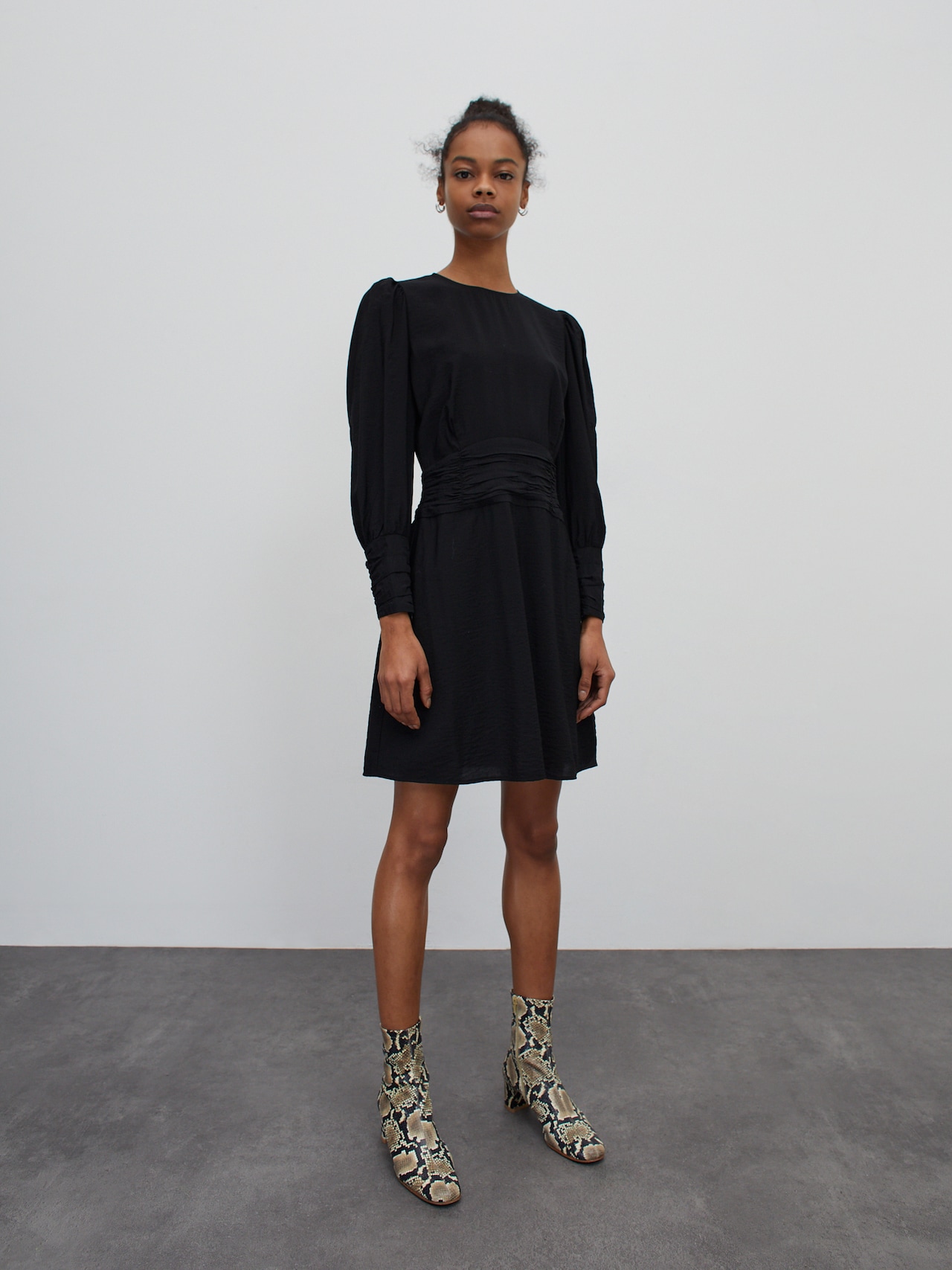 EDITED Produkte Kleid 'Parwin' schwarz