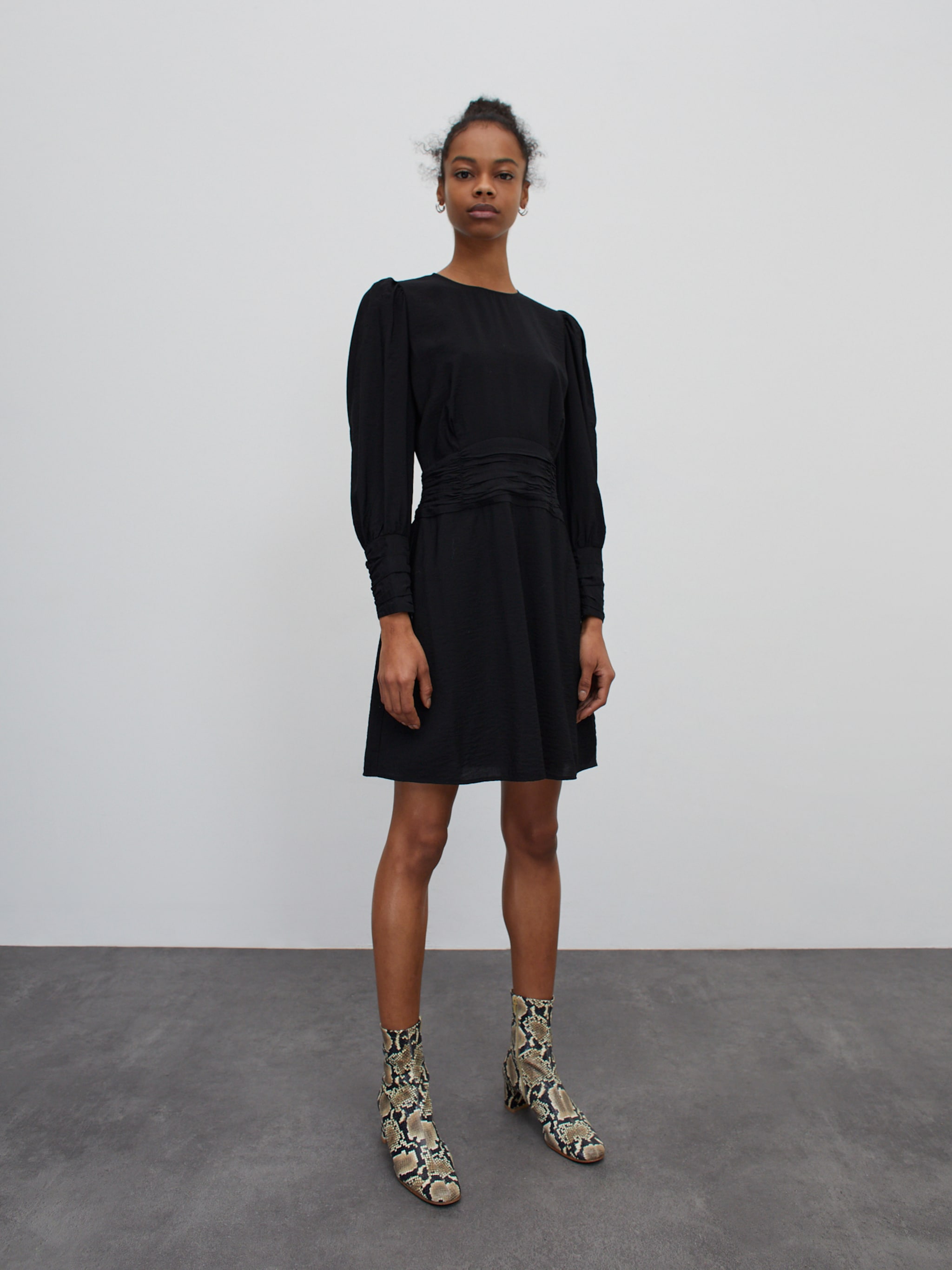 EDITED Produits Robe 'Parwin' noir