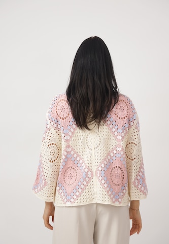 Elara Cardigan i pink