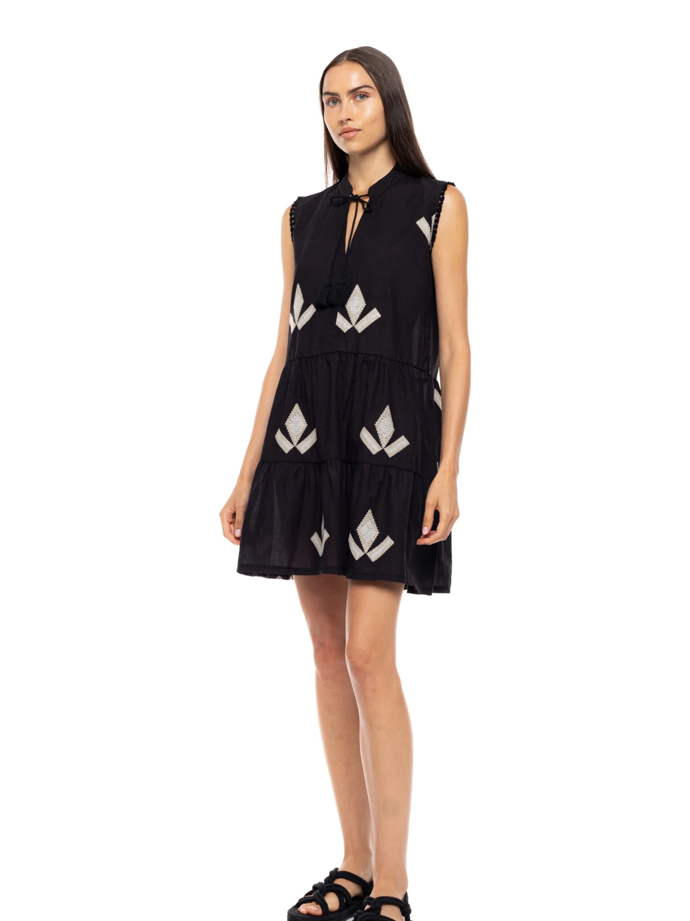 Pink Label - Vestido de verano 'BEACHWEAR MAROCCO EMBRODERY' en negro