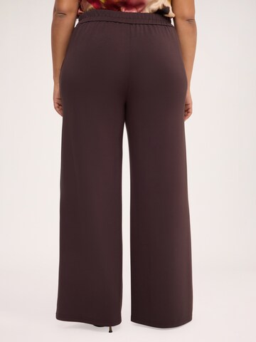 Wide leg Pantaloni di Fiorella Rubino in marrone