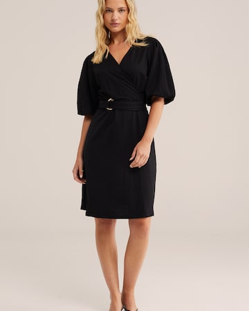 WE Fashion Klänning i svart: framsida