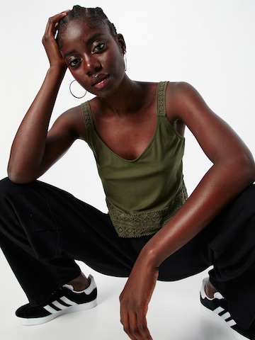 ABOUT YOU Top 'Connie' in Green: front