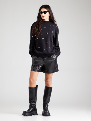 regular Pantaloni con pieghe 'ONLPenny' di ONLY in nero