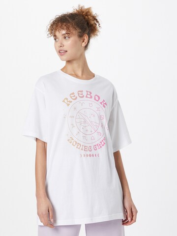 Reebok Classics - Camiseta talla grande 'Supernatural' en blanco: frente