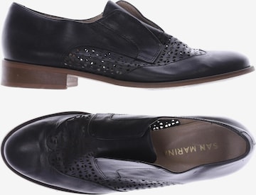 San Marina Flats & Loafers in 39 in Black: front