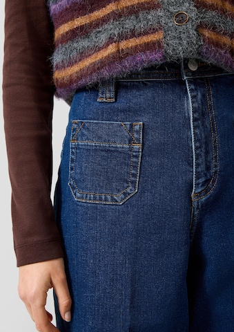 QS Flared Jeans in Blue: front