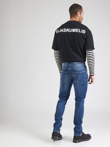 Regular Jean 'FREDO' Elias Rumelis en bleu
