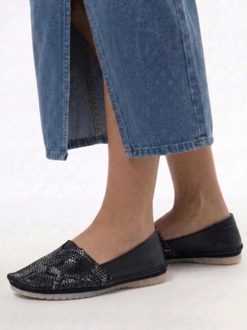 Maciejka Classic Flats '1930W-49/00-0' in Black