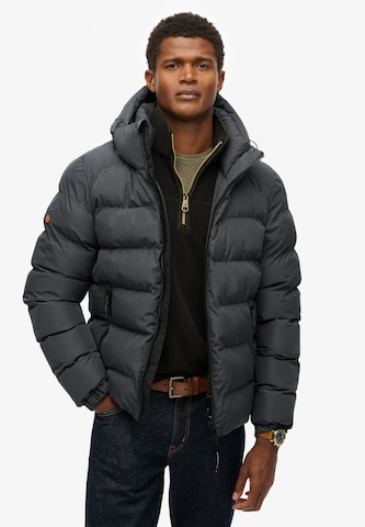 Veste d’hiver Superdry en noir : devant