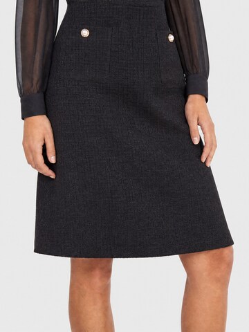 APART Kleid in Schwarz