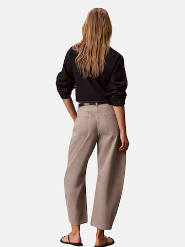 Calvin Klein Barrel Jeans 'BARRIEL' i grå