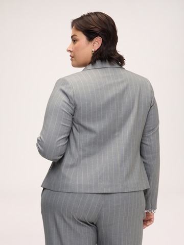 Fiorella Rubino Blazer in Grey