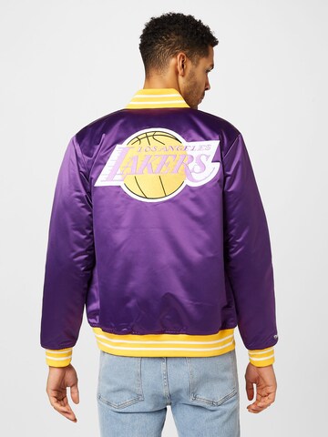 Mitchell & Ness Jacke in Lila