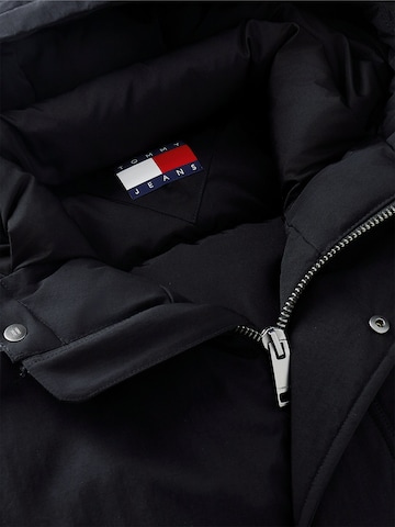 Tommy Jeans Φθινοπωρινό και ανοιξιάτικο μπουφάν σε μαύρο