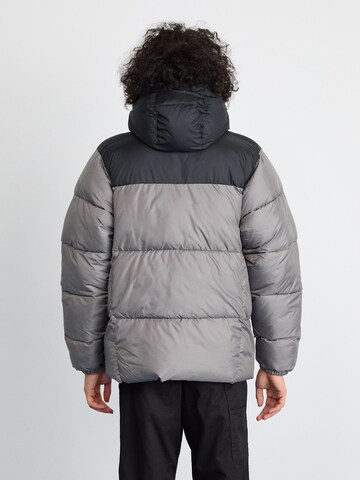 COLUMBIA Zunanja jakna 'Puffect™ II' | siva barva: zadnja stran