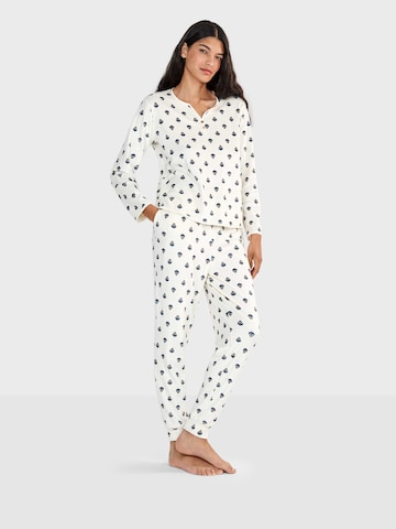 Gisela - Pijama en blanco