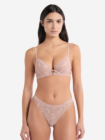 String 'Aura' di ETAM in rosa: frontale