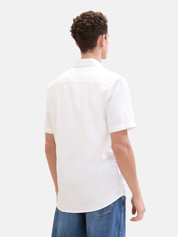 Coupe regular Chemise TOM TAILOR en blanc