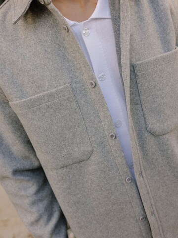 DAN FOX APPAREL Comfort Fit Риза 'Ali' в сиво