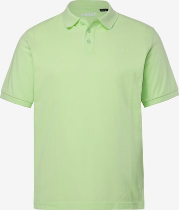 Men Plus Shirt in Green: front