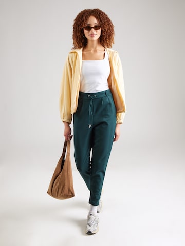 ZABAIONE - Tapered Pantalón plisado 'Le44andra' en verde