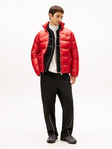 Tommy Jeans Jacke in Rot