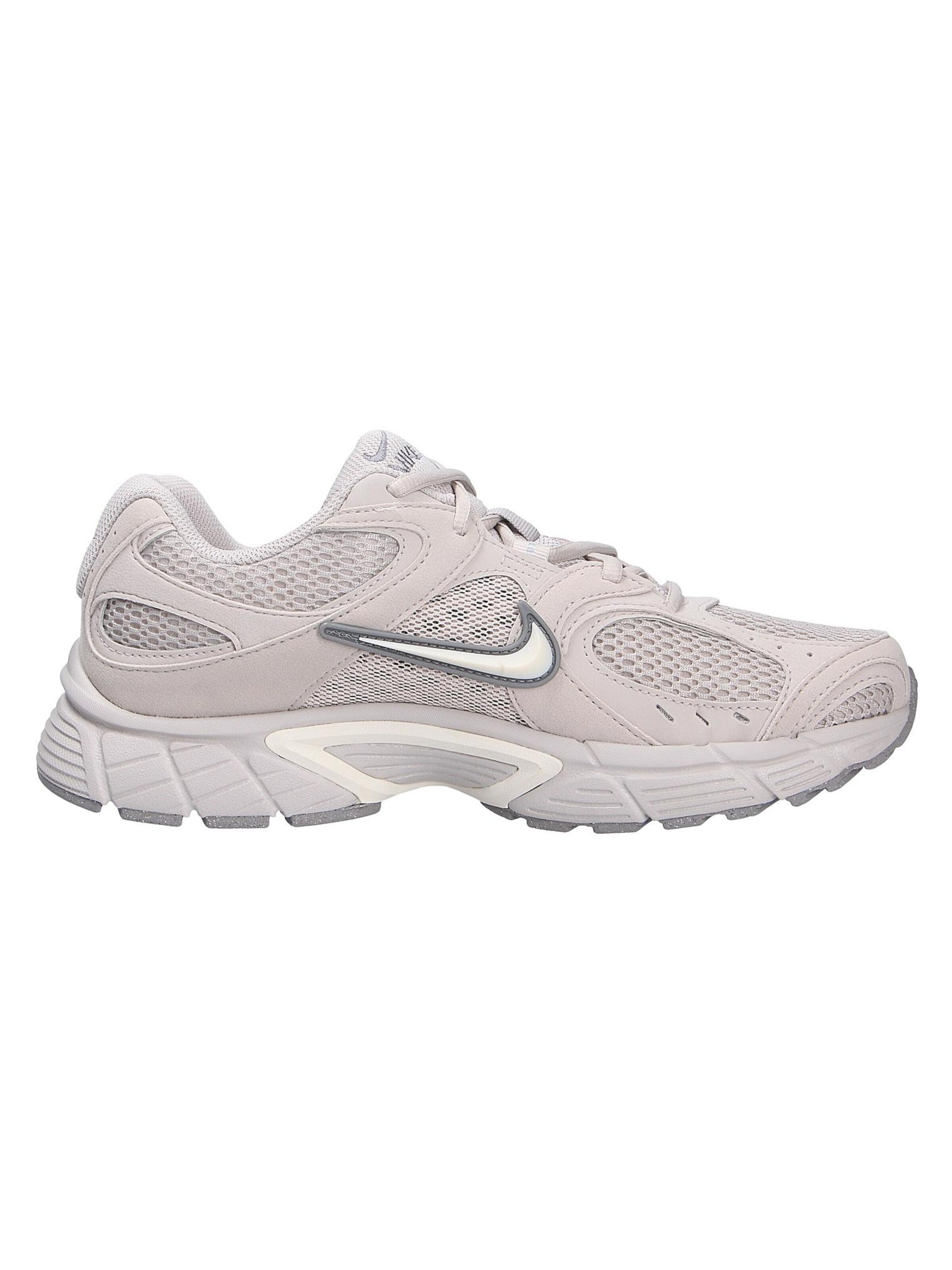 NIKE Σνίκερ χαμηλό 'V5 RNR' σε λευκό