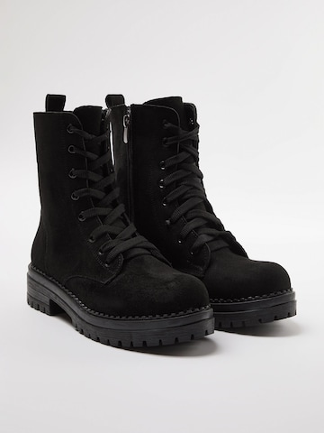 Trendyol Lace-up bootie in Black
