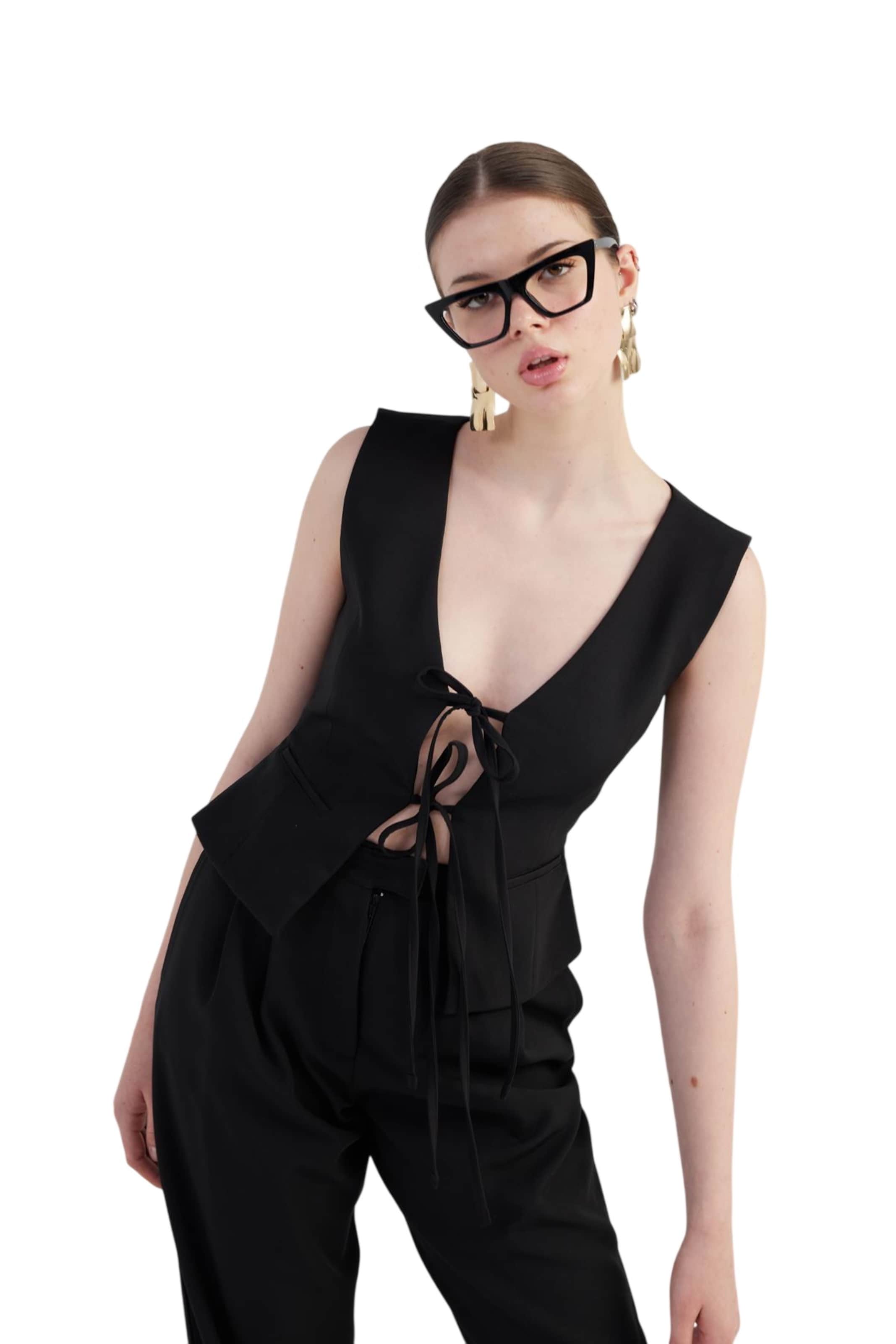 HOLLY LOLLY Weste in Schwarz: Vorderseite