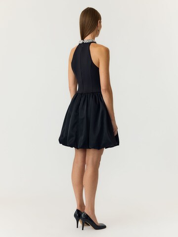 YAS - Vestido de gala 'YASHali' en negro