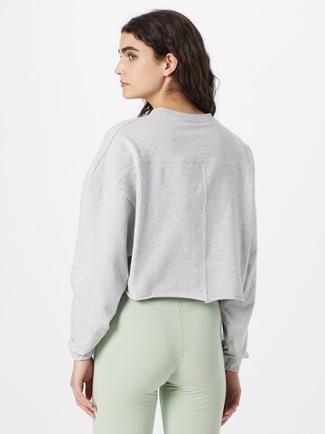 Reebok Sweatshirt in Grau