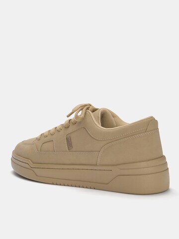Sneaker bassa di Pull&Bear in beige