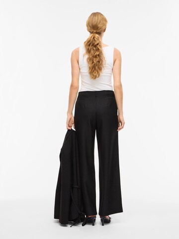 Wide leg Pantaloni chino 'VIGurha' di VILA in nero