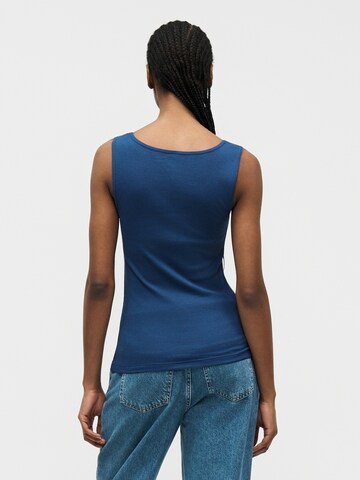 Top de la GAP pe albastru