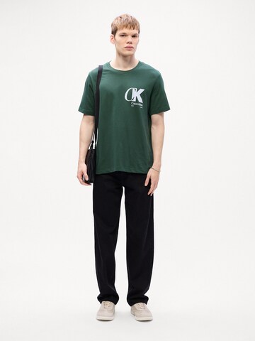 Calvin Klein T-shirt '20S' i grön