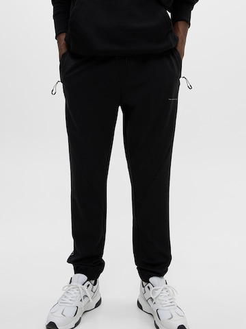 Pull&Bear Tapered Broek in Zwart