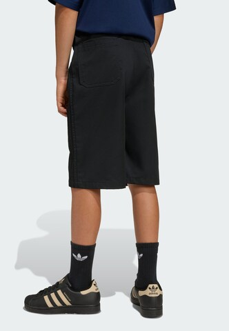 ADIDAS ORIGINALS - Loosefit Pantalón en negro