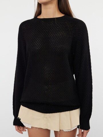 Trendyol Pullover in Schwarz