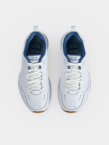 Scarpa sportiva 'Air Monarch IV' di NIKE in bianco